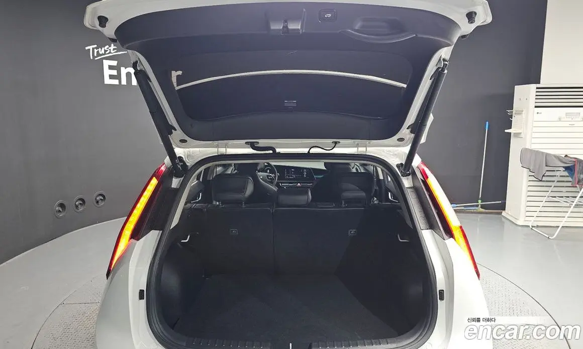 Kia Niro 2022 1.6 автомат (гидро), фото 26