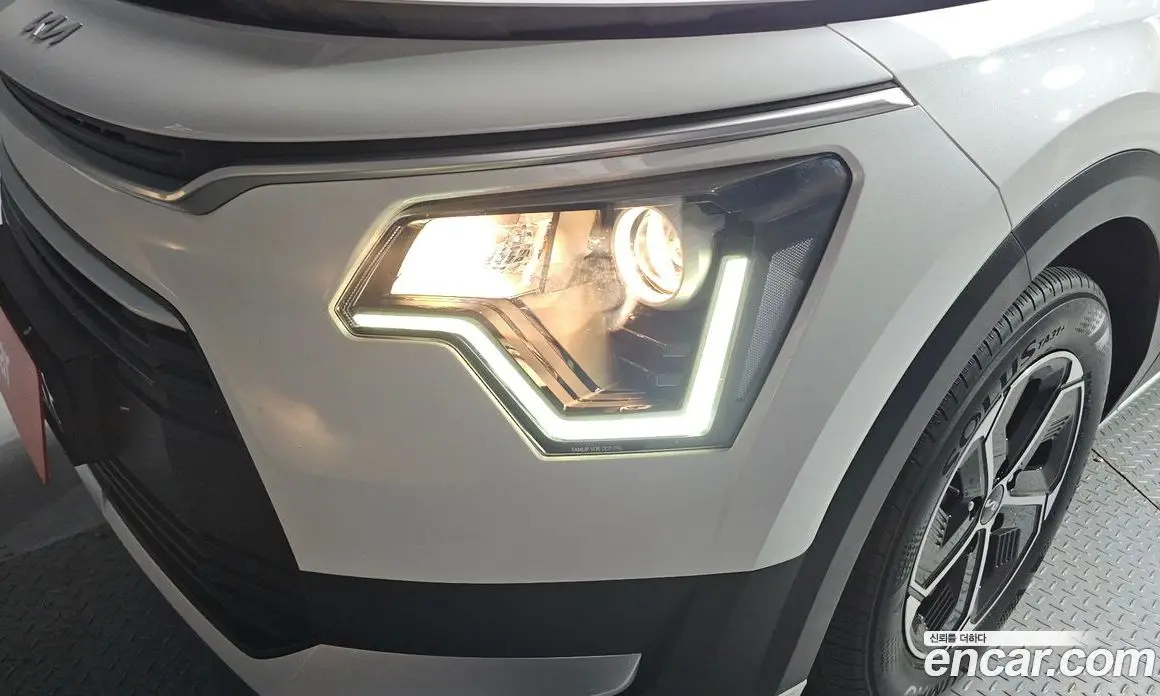 Kia Niro 2022 1.6 автомат (гидро), фото 8
