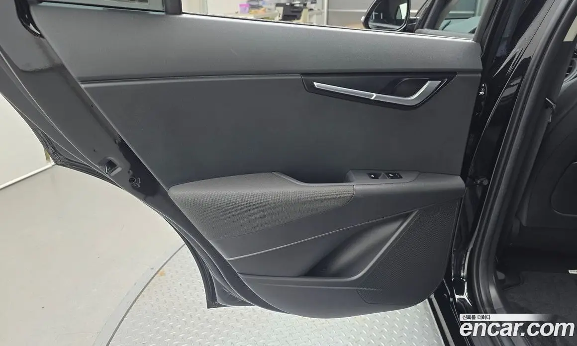 Kia Niro 2023 0.2 автомат (гидро), фото 15