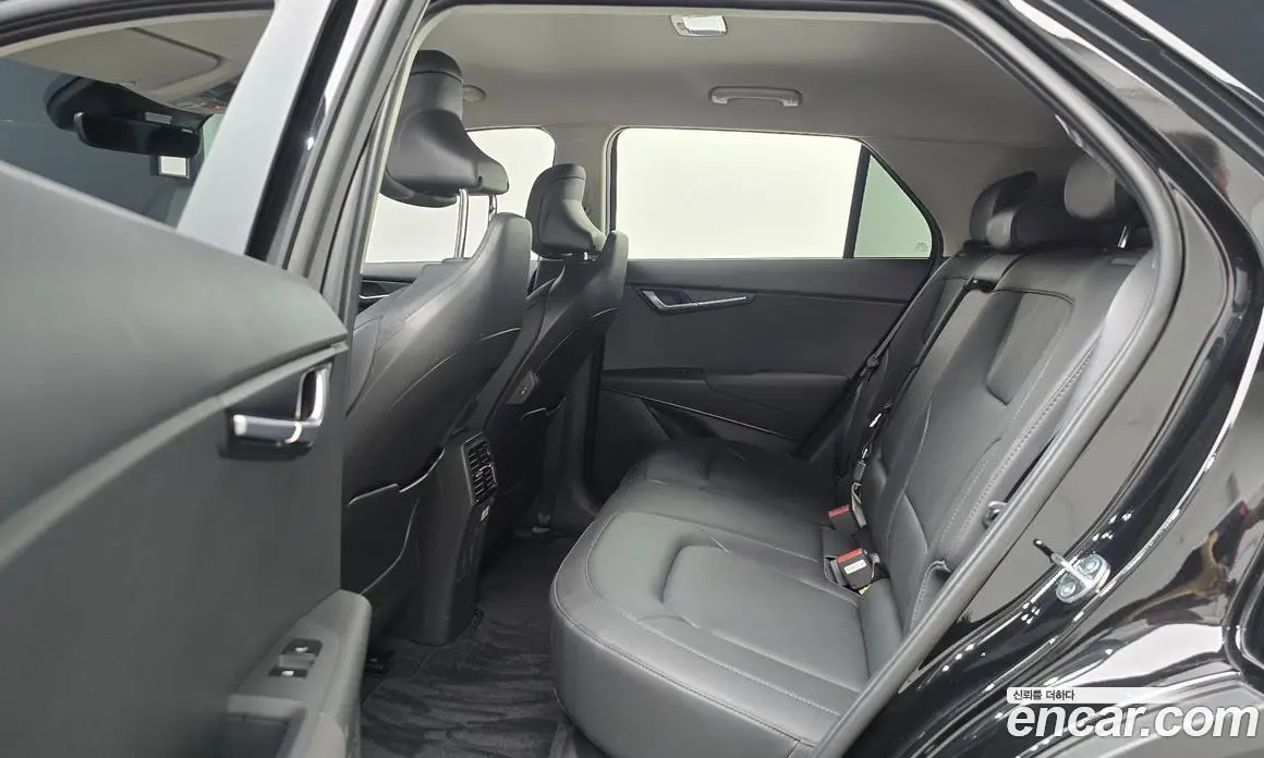 Kia Niro 2023 0.2 автомат (гидро), фото 18