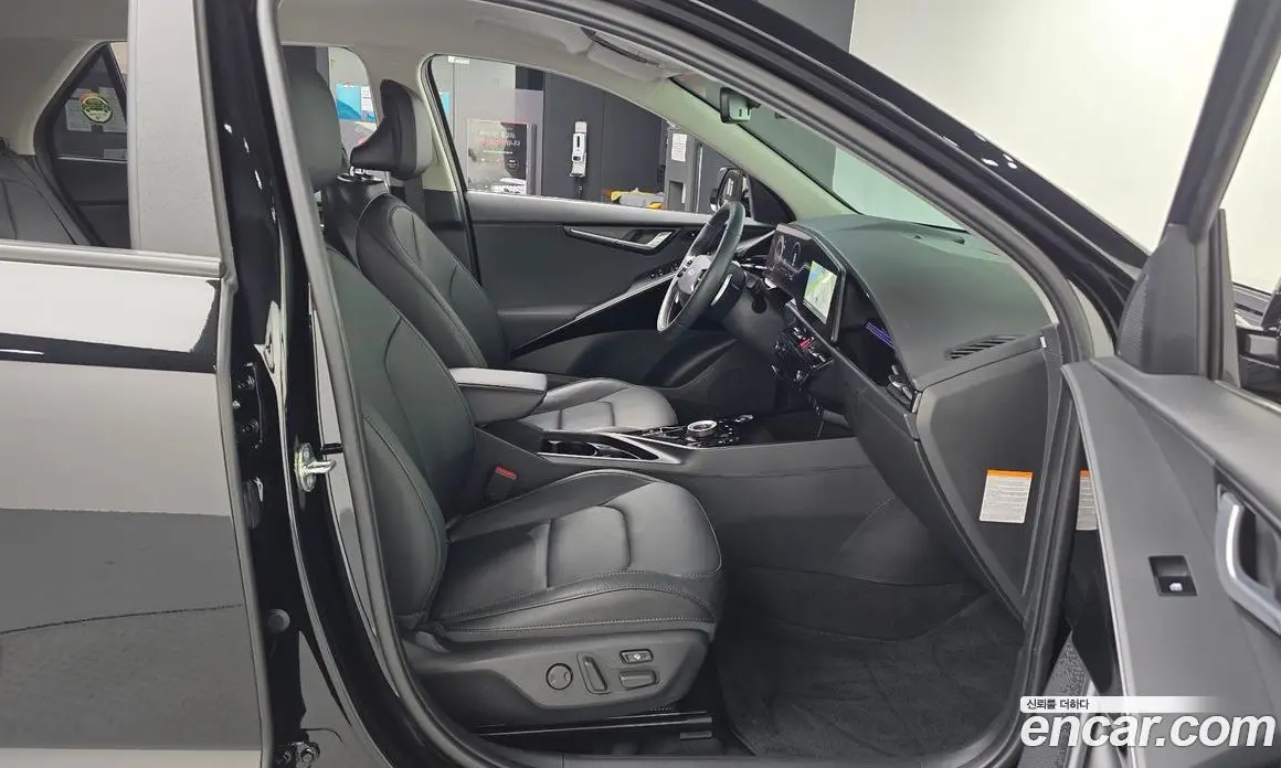 Kia Niro 2023 0.2 автомат (гидро), фото 16