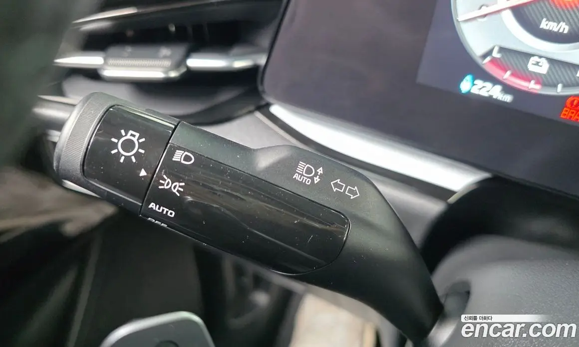 Kia Niro 2023 0.2 автомат (гидро), фото 26
