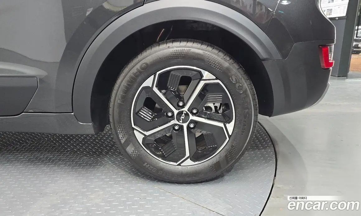 Kia Niro 2025 1.6 автомат (гидро), фото 6
