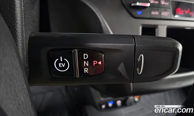 Kia Ray 2023 0.1 автомат (гидро), миниатюра 11
