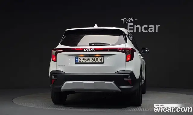 Kia Seltos 2023 2.0 автомат (гидро), миниатюра 4