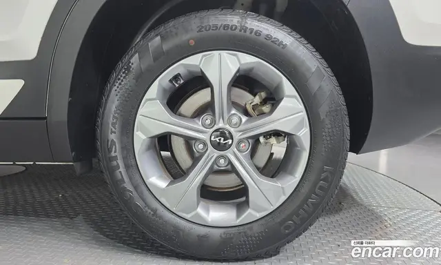 Kia Seltos 2023 2.0 автомат (гидро), миниатюра 5
