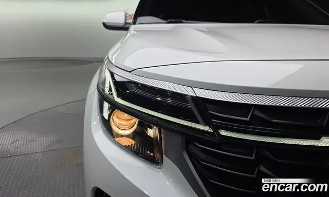 Kia Seltos 2023 2.0 автомат (гидро), миниатюра 8