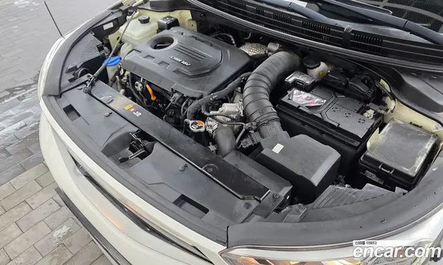 Kia Stonic 2018 1.6 автомат (гидро), миниатюра 6