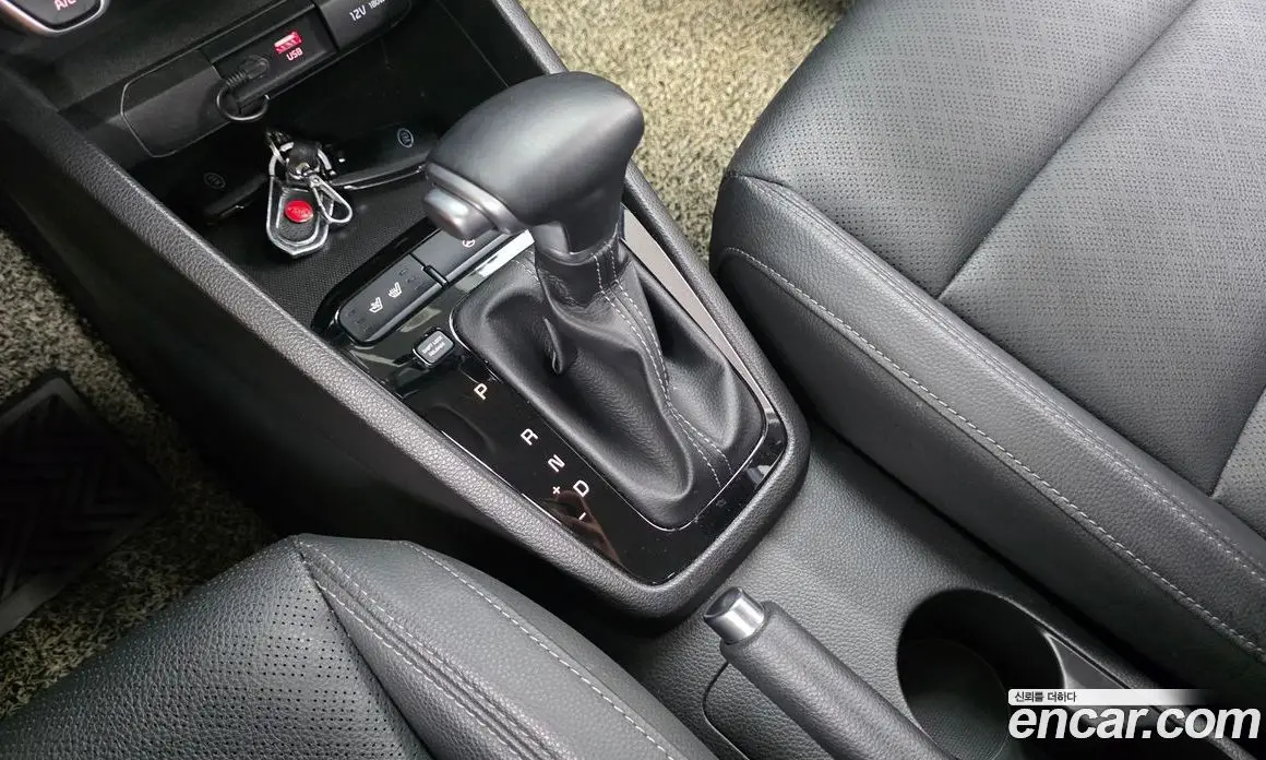 Kia Stonic 2018 1.6 автомат (гидро), фото 9