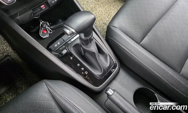 Kia Stonic 2018 1.6 автомат (гидро), миниатюра 9