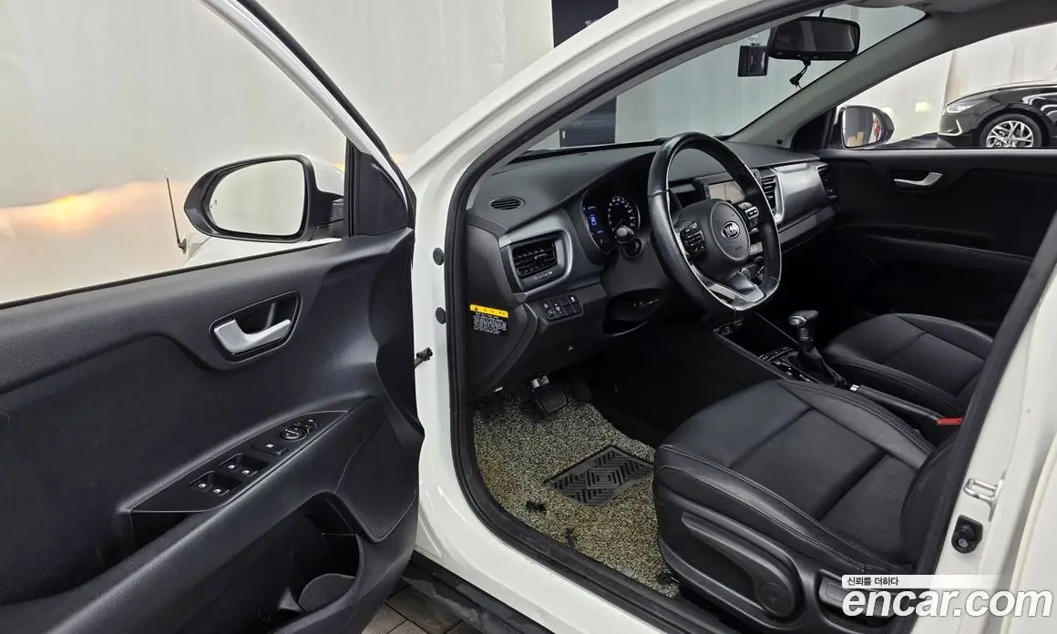 Kia Stonic 2018 1.6 автомат (гидро), фото 10