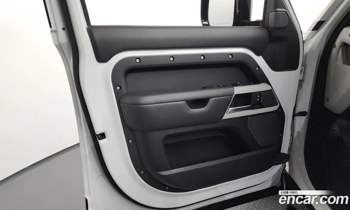 Land Rover Defender 2022 3.0 автомат (гидро), фото 14