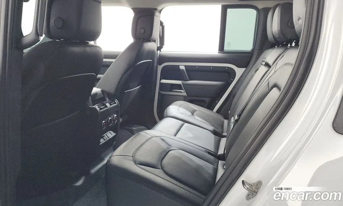 Land Rover Defender 2022 3.0 автомат (гидро), фото 17