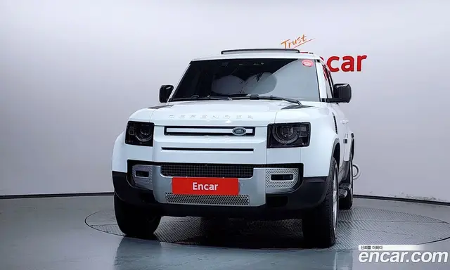 Land Rover Defender 2022 3.0 автомат (гидро), миниатюра 3