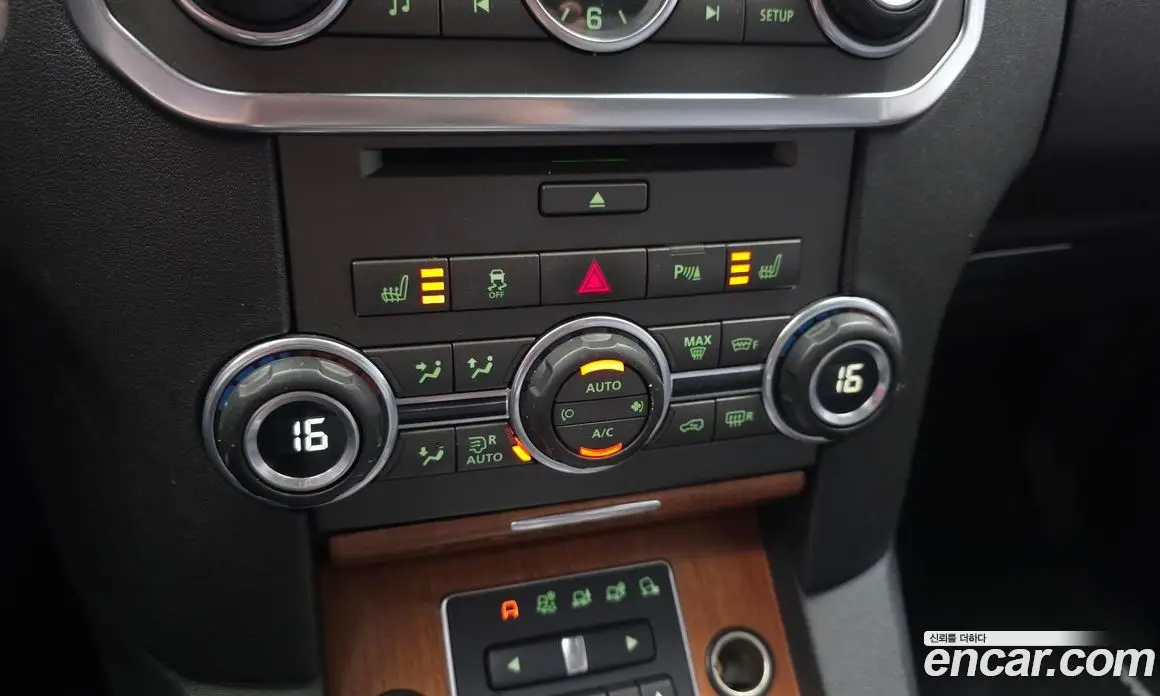 Land Rover Discovery 2013 3.0 автомат (гидро), фото 16