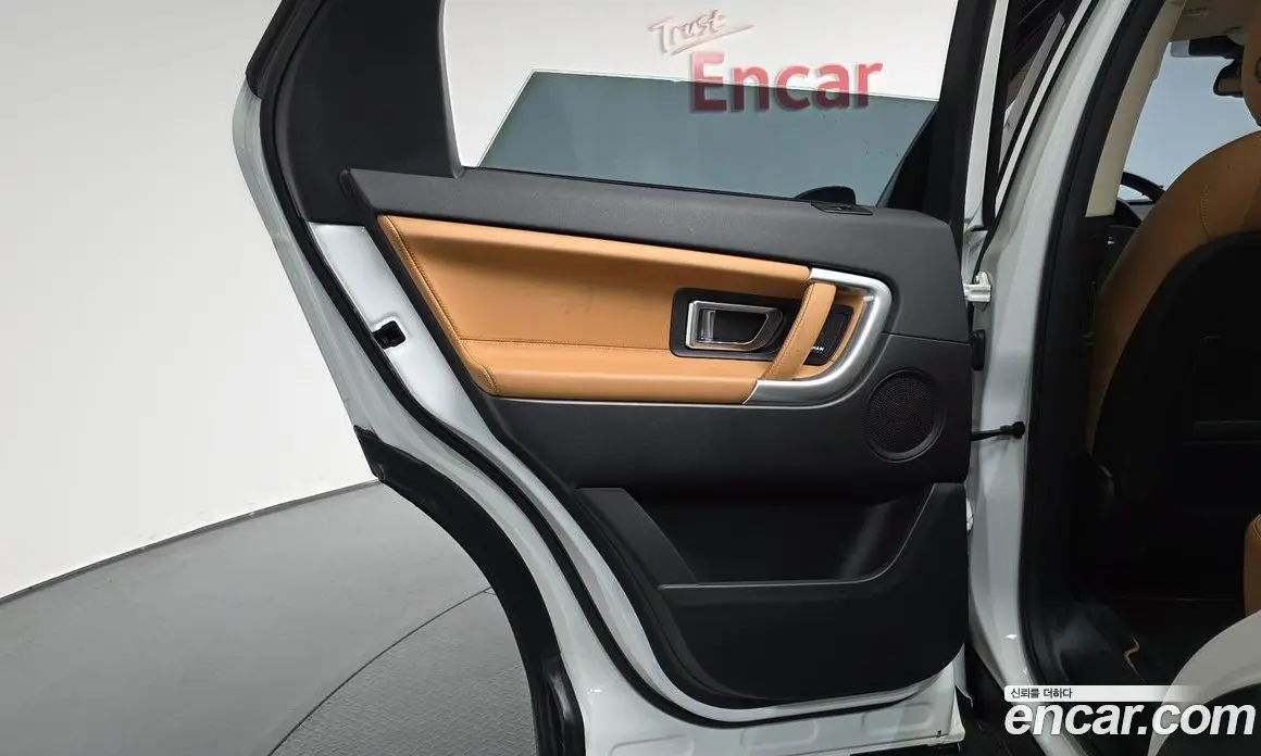 Land Rover Discovery Sport 2018 2.0 автомат (гидро), фото 14
