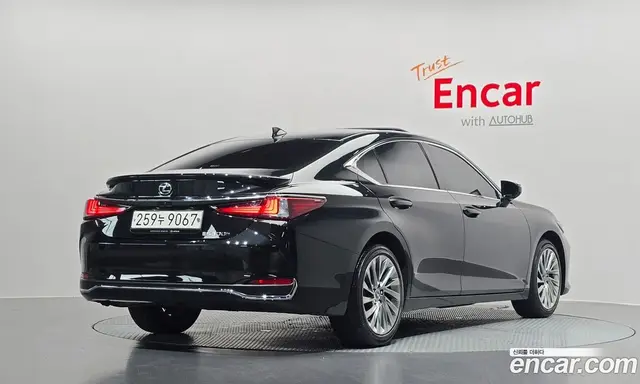 Lexus ES, 2023, 45 431 км