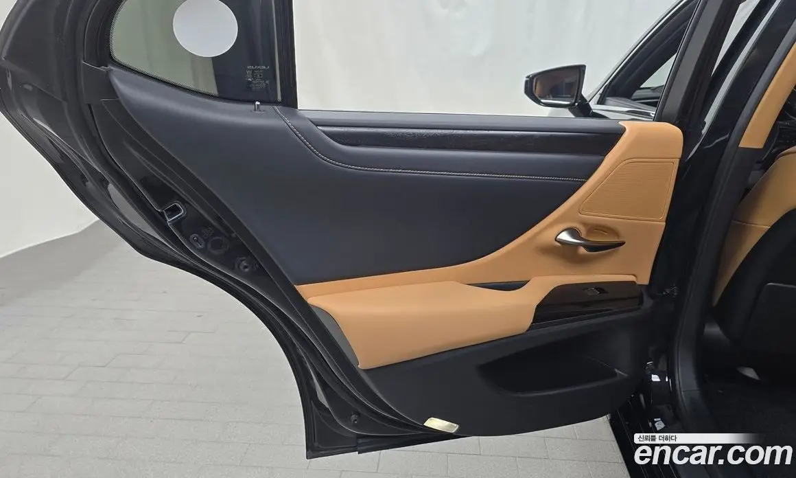 Lexus ES 2023 2.5 автомат (гидро), фото 14