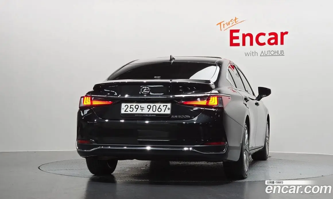 Lexus ES 2023 2.5 автомат (гидро), фото 3