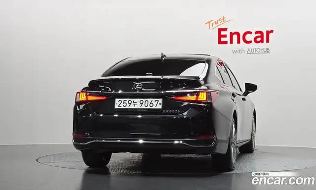 Lexus ES 2023 2.5 автомат (гидро), миниатюра 3