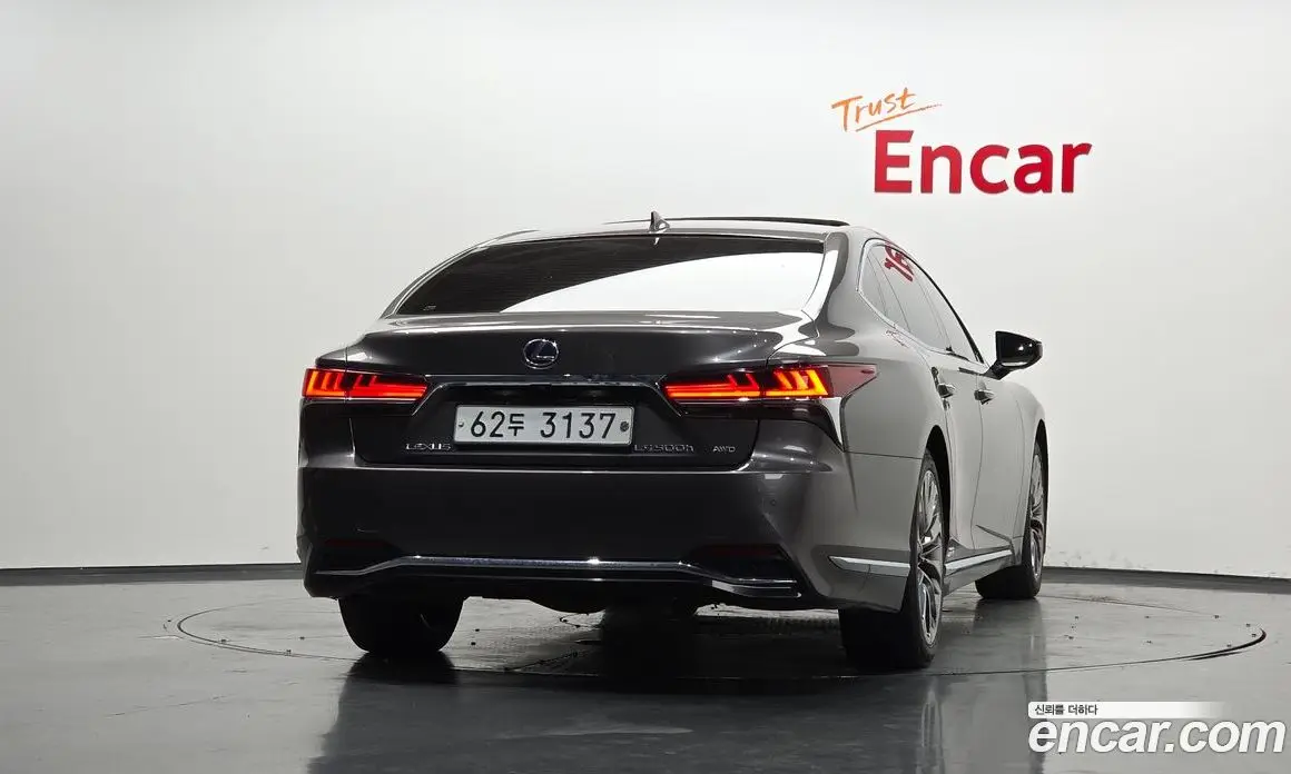 Lexus LS 2019 3.5 автомат (гидро), фото 4