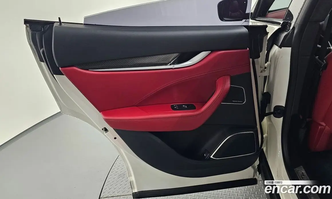 Maserati Levante 2017 3.0 автомат (гидро), фото 15