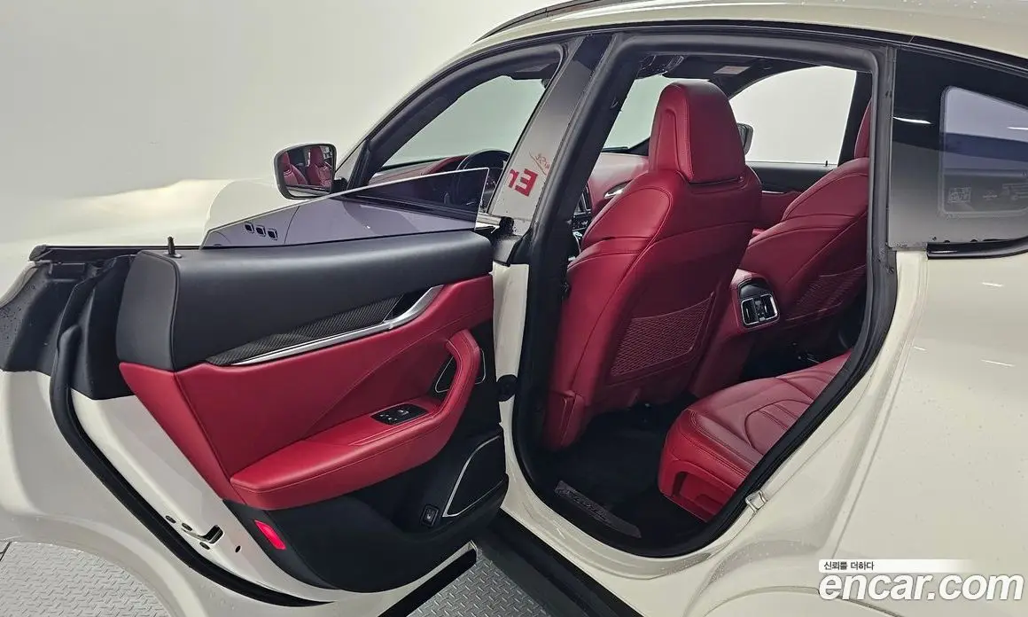 Maserati Levante 2017 3.0 автомат (гидро), фото 24
