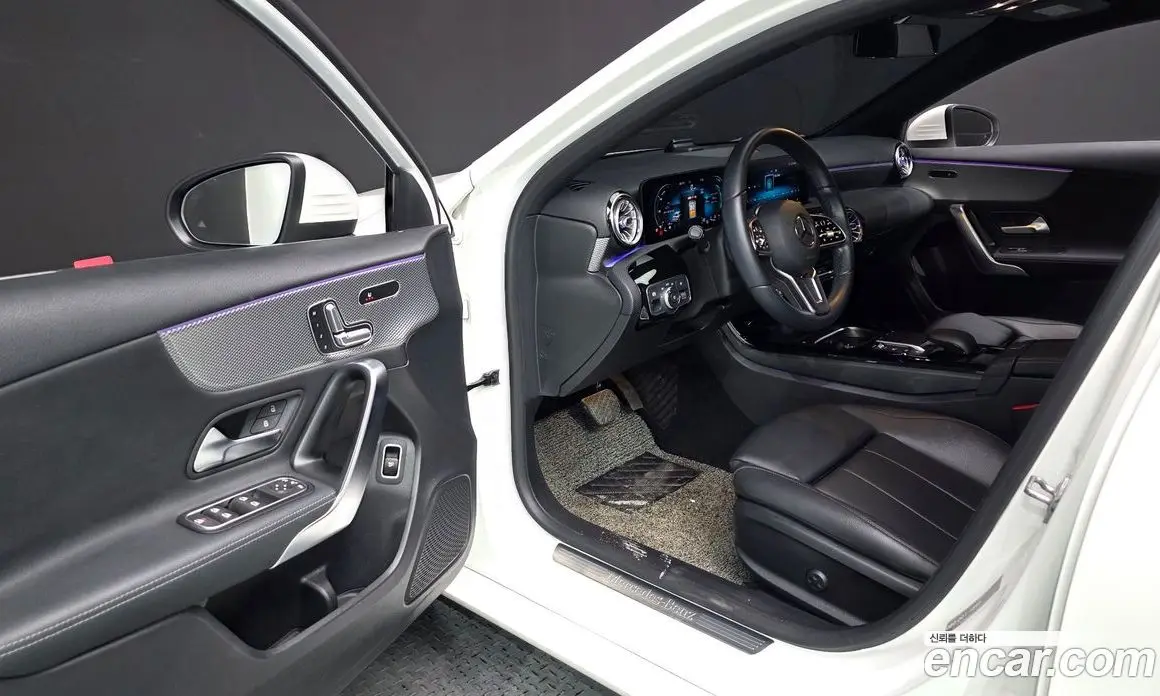 Mercedes-Benz A-Class 2021 2.0 автомат (гидро), фото 13