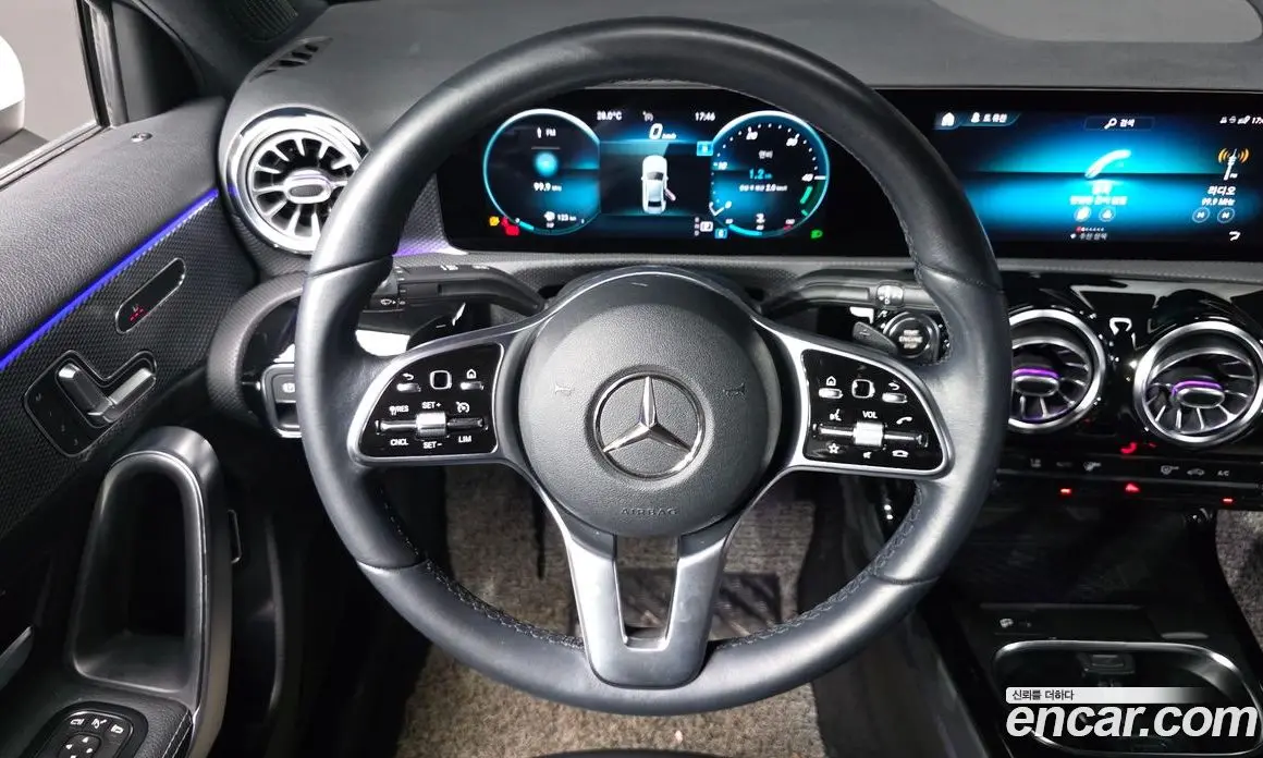 Mercedes-Benz A-Class 2021 2.0 автомат (гидро), фото 20