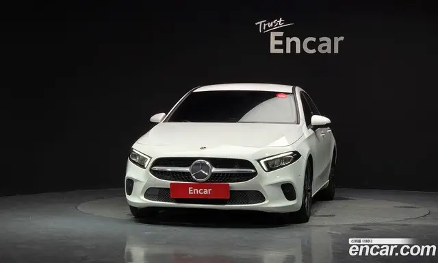 Mercedes-Benz A-Class 2021 2.0 автомат (гидро), миниатюра 3