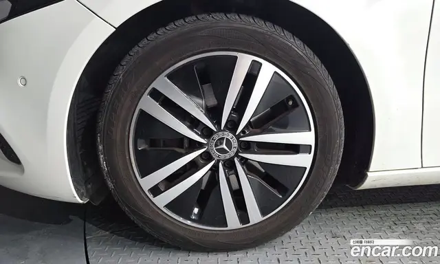 Mercedes-Benz A-Class 2021 2.0 автомат (гидро), миниатюра 5