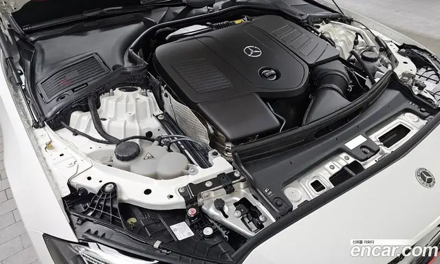 Mercedes-Benz C-Class 2023 2.0 автомат (гидро), миниатюра 5