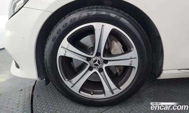 Mercedes-Benz E-Class 2018 2.0 автомат (гидро), миниатюра 5
