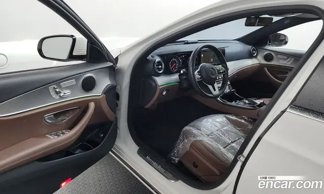 Mercedes-Benz E-Class 2018 2.0 автомат (гидро), миниатюра 10