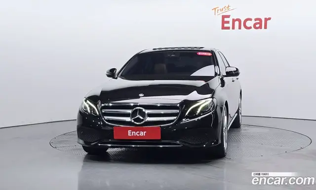 Mercedes-Benz E-Class 2018 2.0 автомат (гидро), миниатюра 2