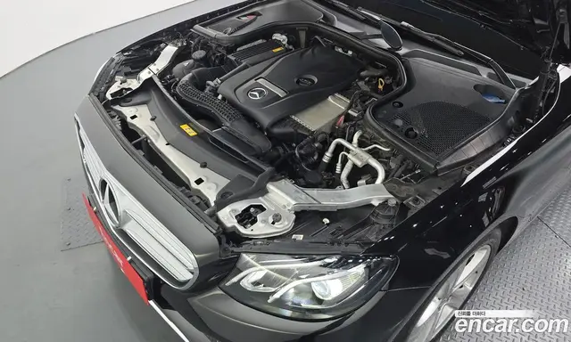 Mercedes-Benz E-Class 2018 2.0 автомат (гидро), миниатюра 5