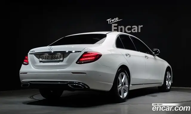 Mercedes-Benz E-Class 2018 1.9 автомат (гидро), миниатюра 2
