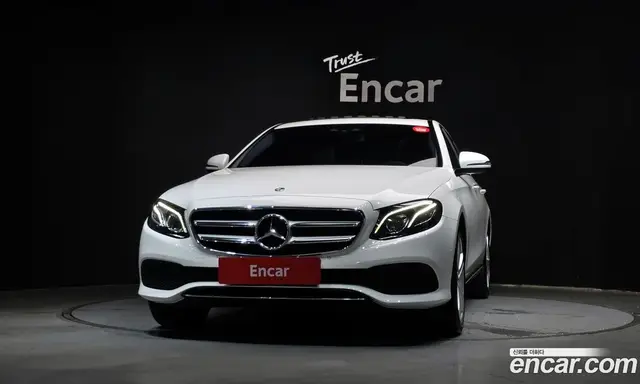 Mercedes-Benz E-Class 2018 1.9 автомат (гидро), миниатюра 3