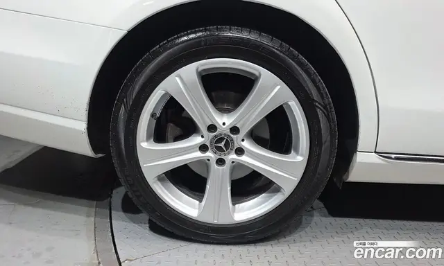 Mercedes-Benz E-Class 2018 1.9 автомат (гидро), миниатюра 5