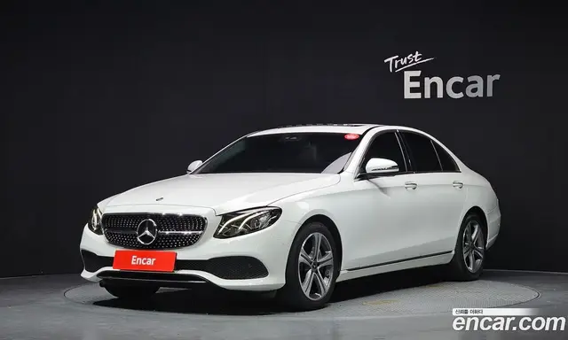 Mercedes-Benz E-Class 2019 2.0 автомат (гидро), миниатюра 1
