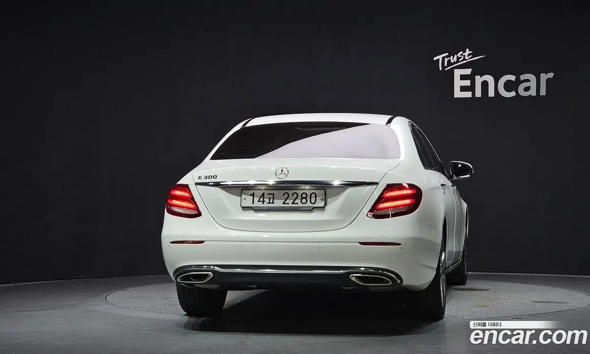 Mercedes-Benz E-Class 2019 2.0 автомат (гидро), фото 4