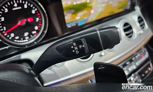Mercedes-Benz E-Class 2019 2.0 автомат (гидро), миниатюра 9