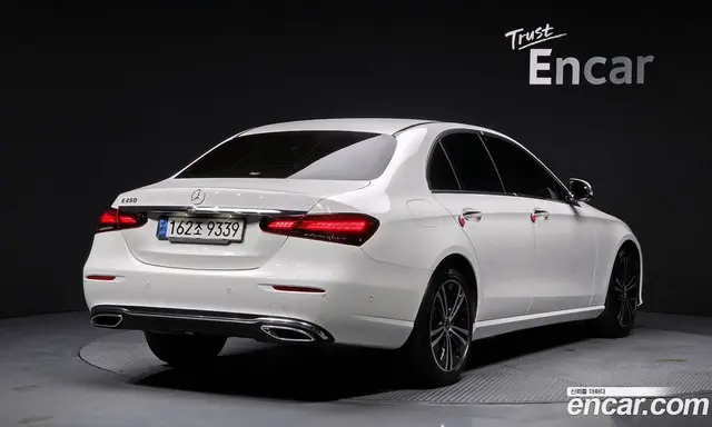 Mercedes-Benz E-Class 2020 2.0 автомат (гидро), миниатюра 2