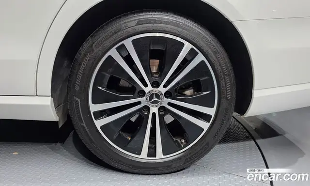 Mercedes-Benz E-Class 2020 2.0 автомат (гидро), миниатюра 7