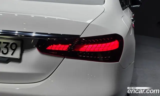 Mercedes-Benz E-Class 2020 2.0 автомат (гидро), миниатюра 9
