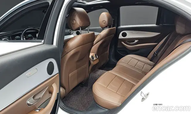 Mercedes-Benz E-Class 2020 2.0 автомат (гидро), миниатюра 11