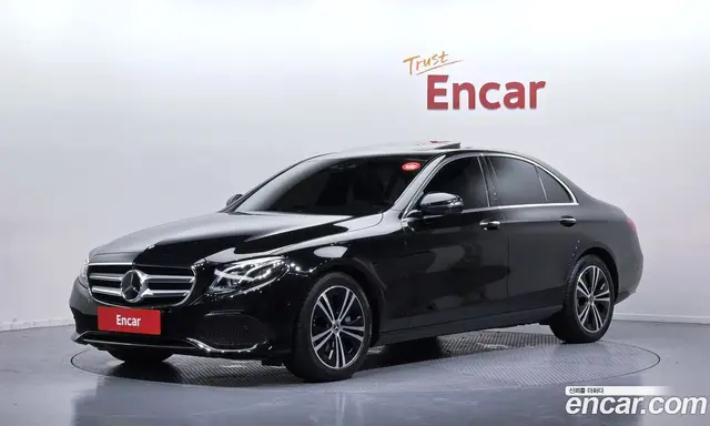 Mercedes-Benz E-Class 2020 2.0 автомат (гидро), миниатюра 1