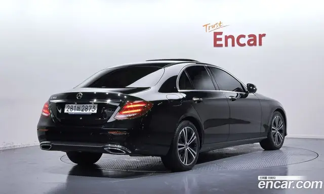 Mercedes-Benz E-Class 2020 2.0 автомат (гидро), миниатюра 2