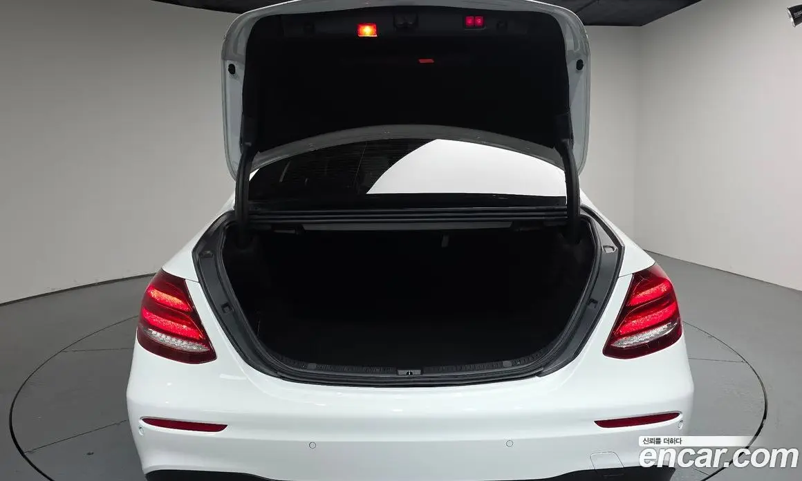Mercedes-Benz E-Class 2020 2.0 автомат (гидро), фото 25