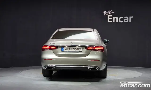 Mercedes-Benz E-Class 2020 2.0 автомат (гидро), миниатюра 4